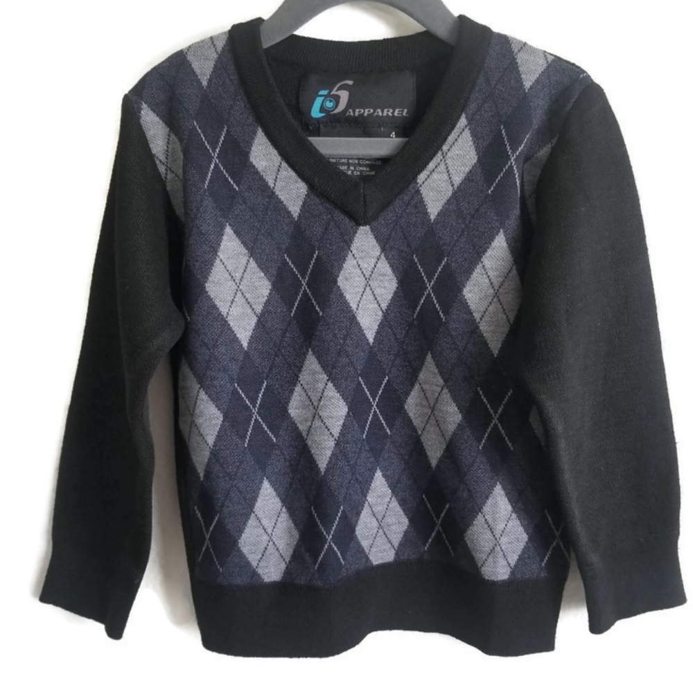 IoS Apparel boys Black Argyla (diamond) Patterned knit sweater Size 4